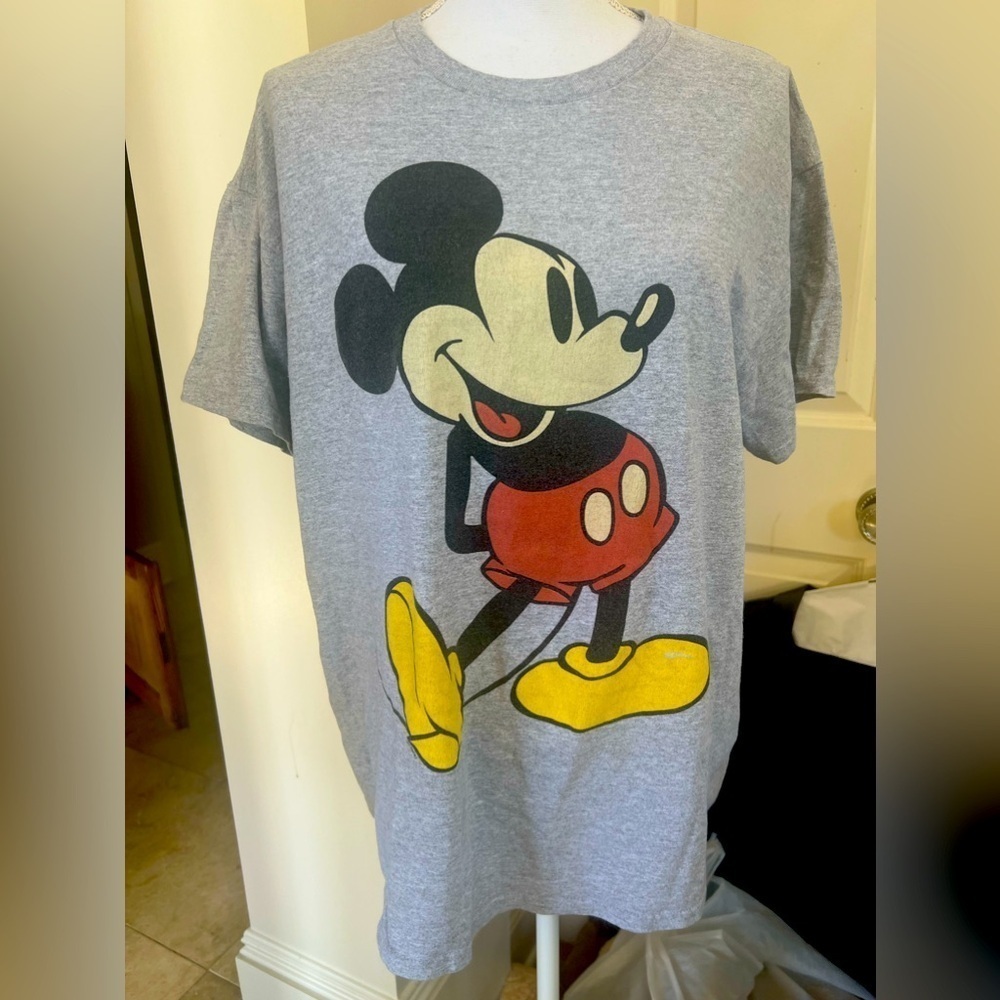 Mickey Mouse tee Vintage Good Condition. No stains or tears Large. - Picture 3 of 8